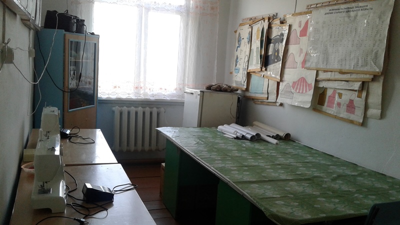 Зона для занятий кройки и шитья Зона для занятий кройки и шитья